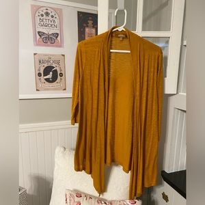 Beautiful mustard colored shirt, size small